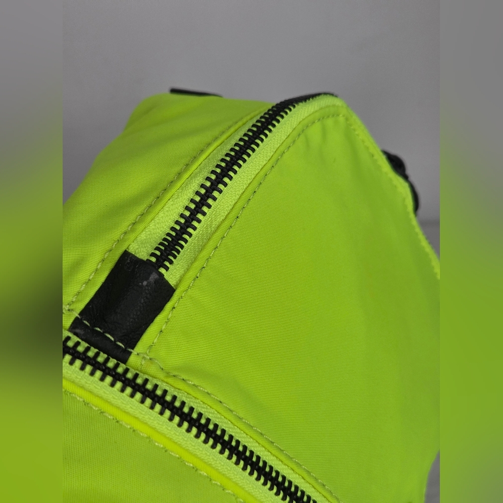 Lululemon 9"x9"inch Micro Neon Green/black Women's BackpackCity Adventurer - Picture 8 of 14